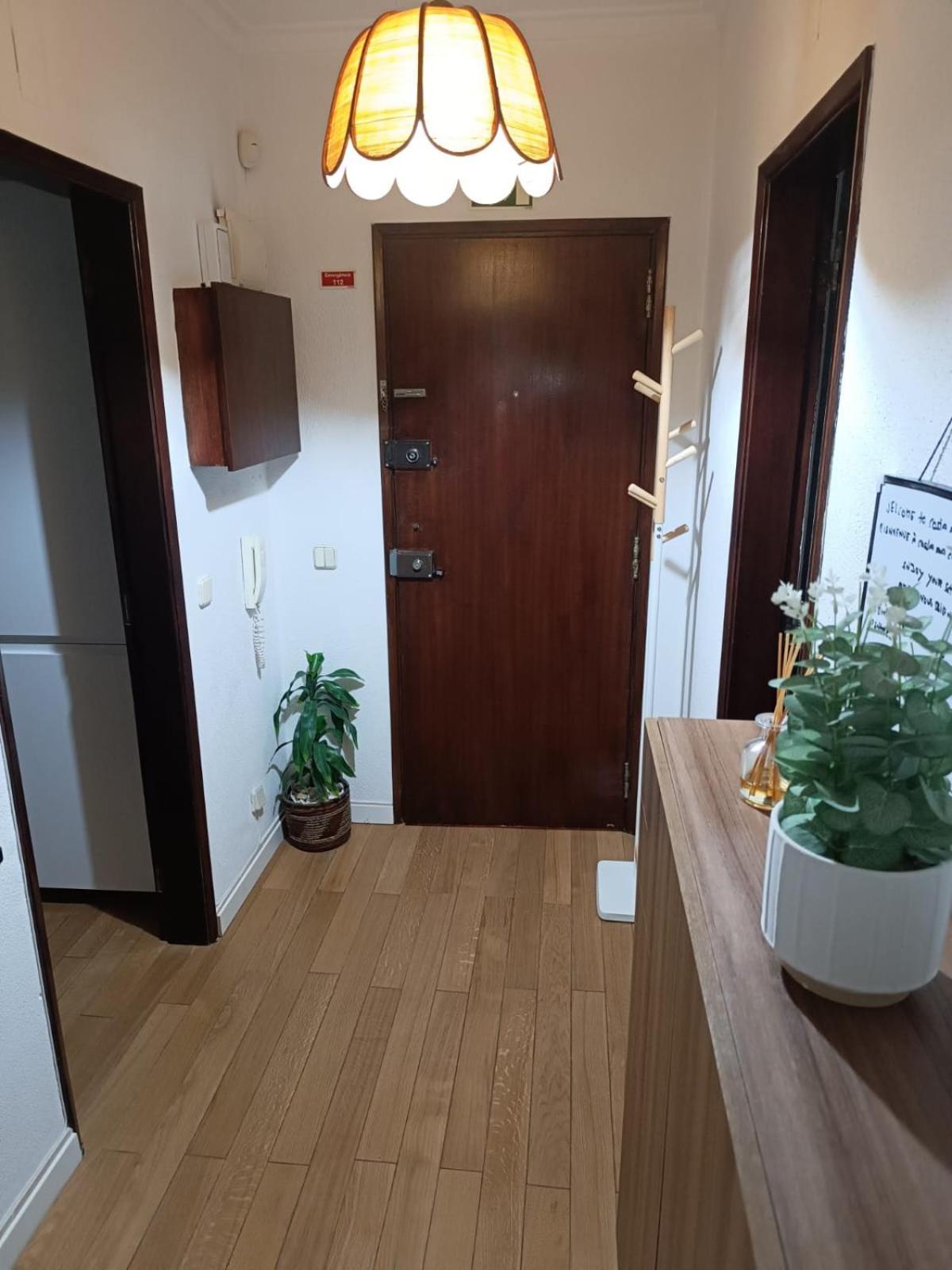Caparica Apartment Near Beach กอสตา ดา กาปาริกา ภายนอก รูปภาพ